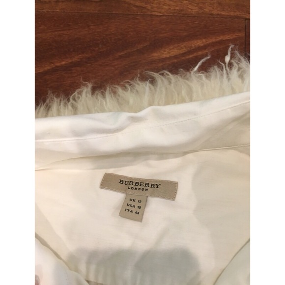 RARE! Burberry Pleated Button Down Top - Picture 3 of 6